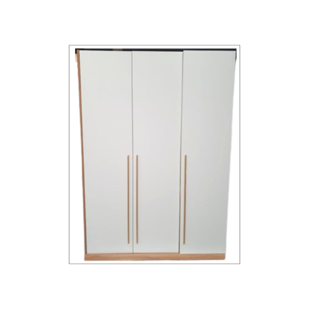 EVE WARDROBE